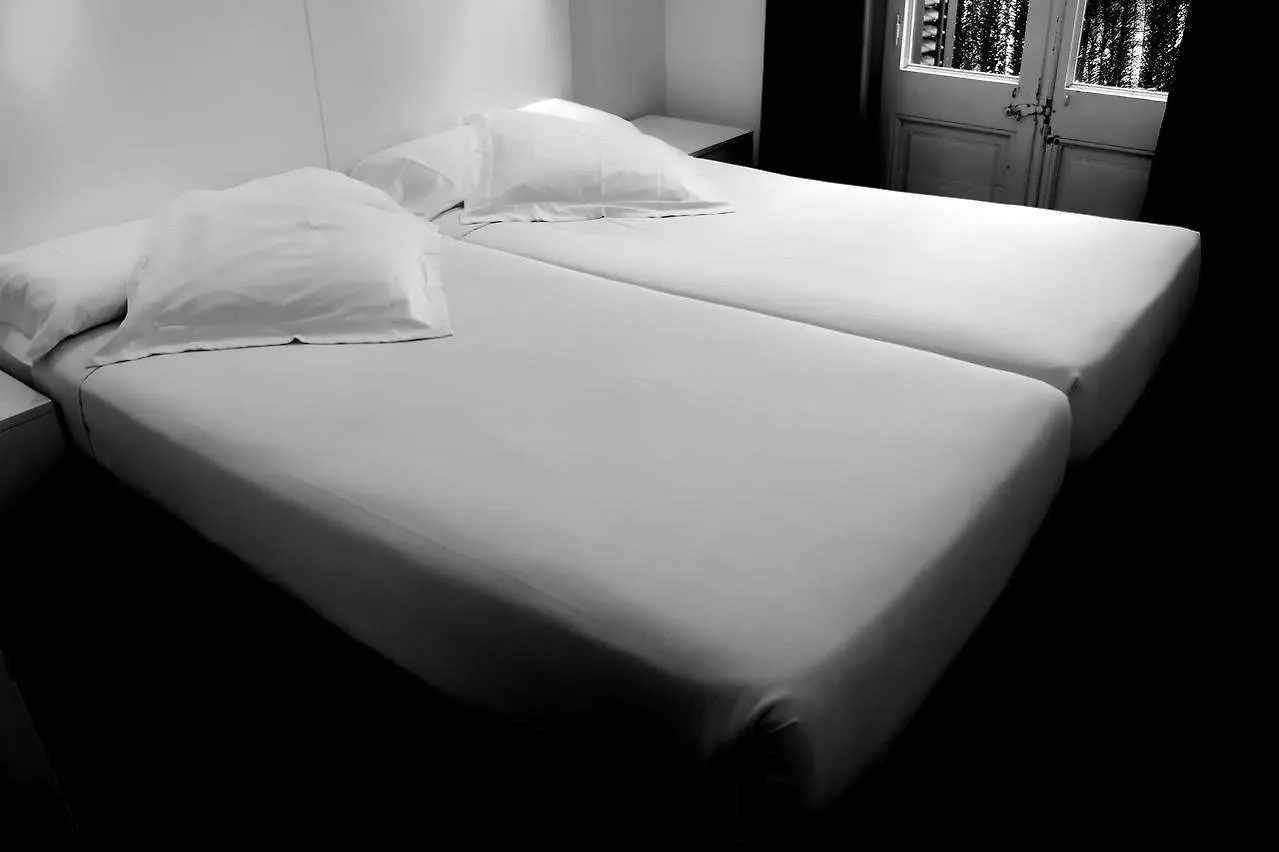 Hostal Gat Xino Barcelona 2*,  Spain